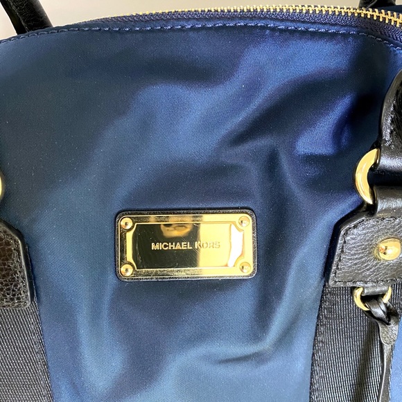 MICHAEL KORS NYLON DUFFLE WEEKENDER BAG - Picture 8 of 12